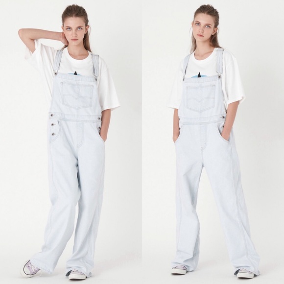 Levi’s Silvertab Bib Baggy Straight Leg Light Blue Wash Overalls - Picture 1 of 13